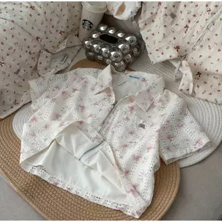 SISSY : เสื้อแขนสั้นคอปก(XS-3XL) ผ้าลูกไม้ซิปหน้า ซับในทั้งตัว ใส่สบาย