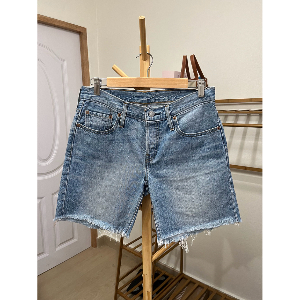 กางเกงขาสั้นยีนส์ Levi's 501 💗