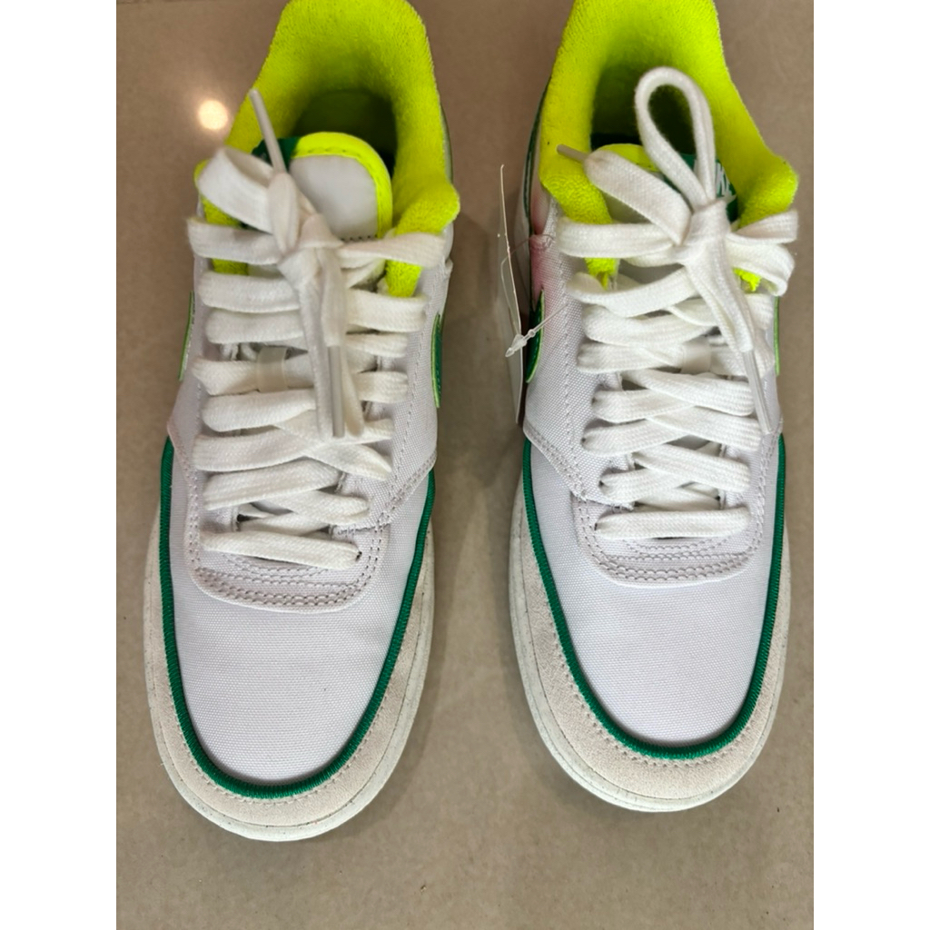 รองเท้าผ้าใบผู้หญิง รุ่น Nike Court Vision Low