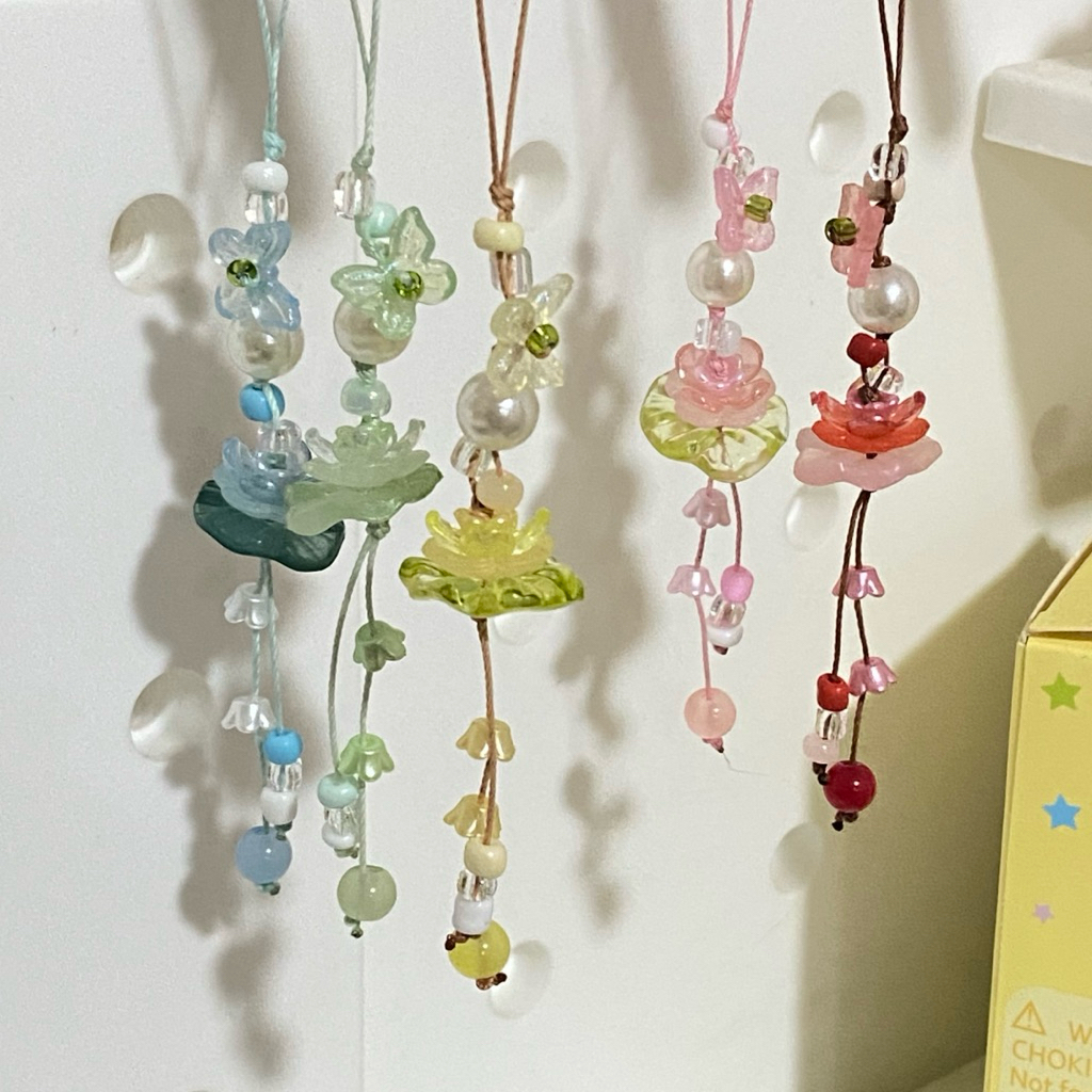 พร้อมส่ง!! พวงกุญแจใบบัว เชือกห้อยใบบัว ของขวัญปัจฉิม ของขวัญงานปัจฉิม น่ารักๆงานแฮนด์เมด