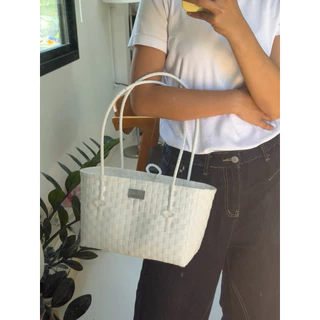 กระเป๋าสาน Vida รุ่น Saan Bag สะพายข้างขึ้นไหล่ได้