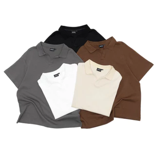 URTHE - เสื้อโปโล แขนสั้น Oversize รุ่น SLIT NECK POLO SHIRT