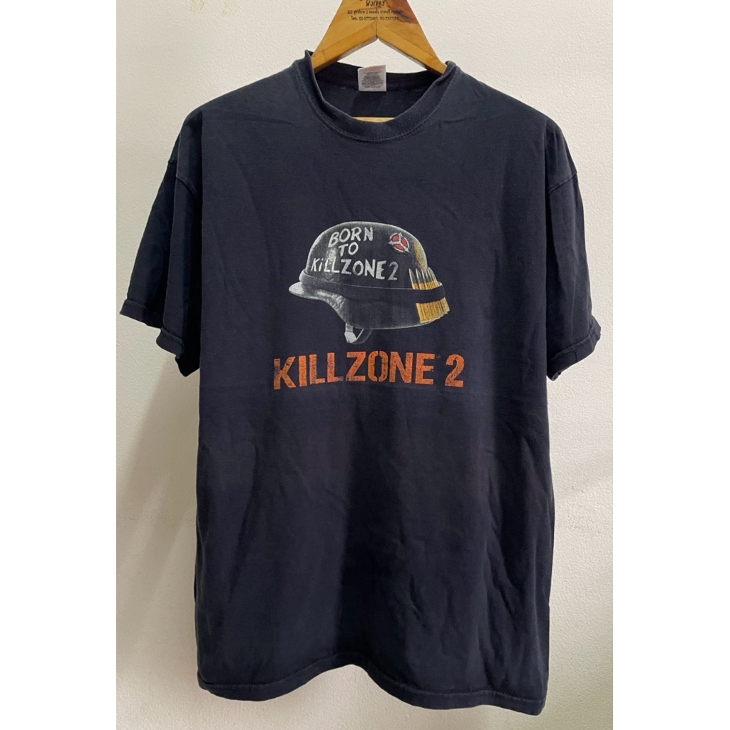 เสื้อยืดมือ 2 Killzone 2 (PlayStation 3) ปี 2009 หน้าสกรีนหมวกเหล็กดุๆ หลังสกรีนฟอนต์ PLAYSTATION 3 
