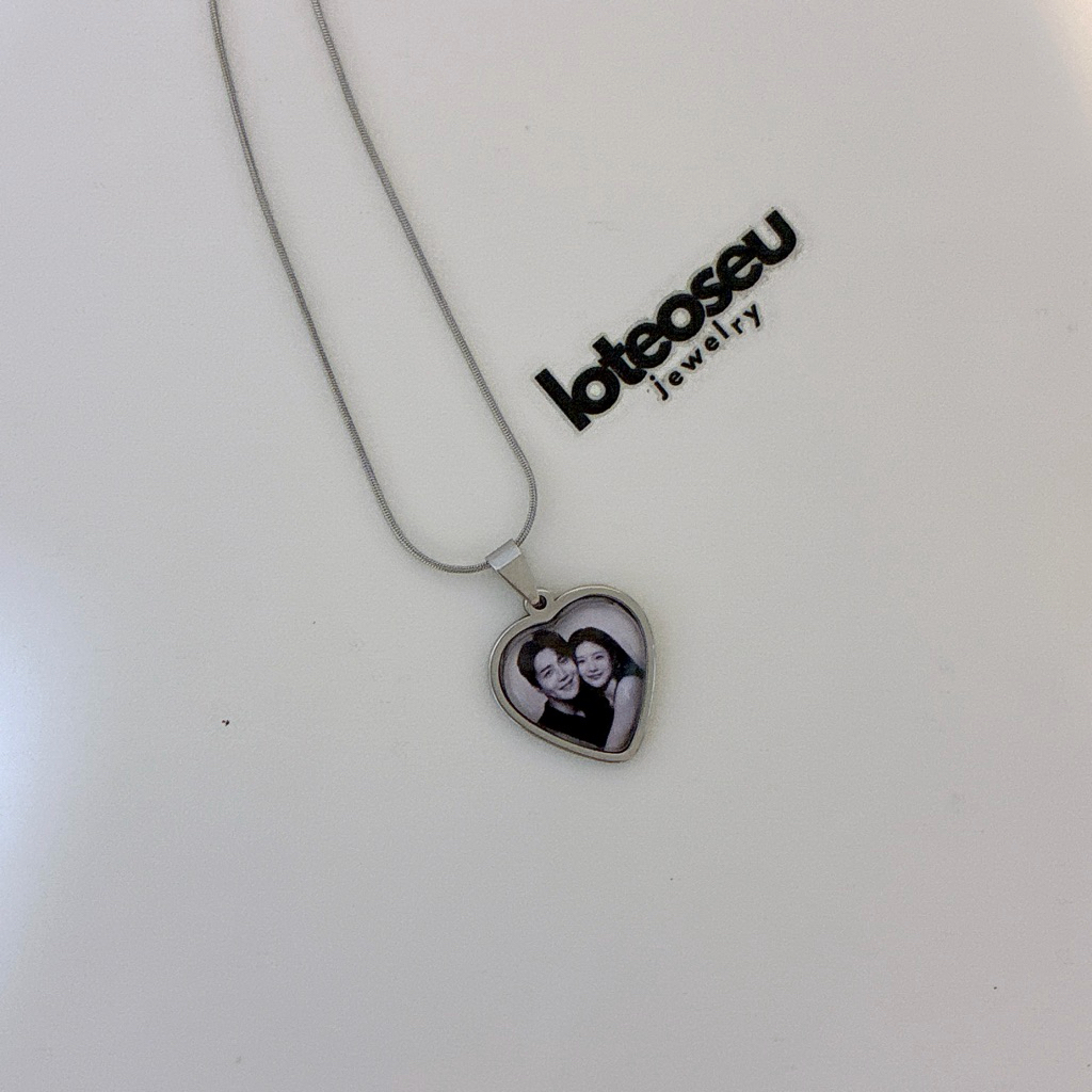 Loteoseu.j ส่งภาพก่อนสั่ง - สร้อยคอจี้หัวใจใส่รูปสั่งทำสแตนเลส | Heart Photo Necklace