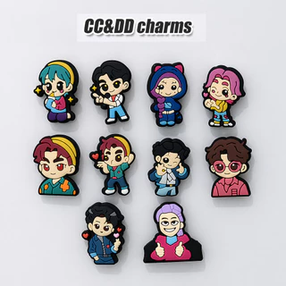 ของแท้แท้เดิม เครื่องประดับรองเท้าขายดี ปุ่ม PVC ตกแต่งรองเท้ารู ลายการ์ตูนน่ารัก ถอดติดได้