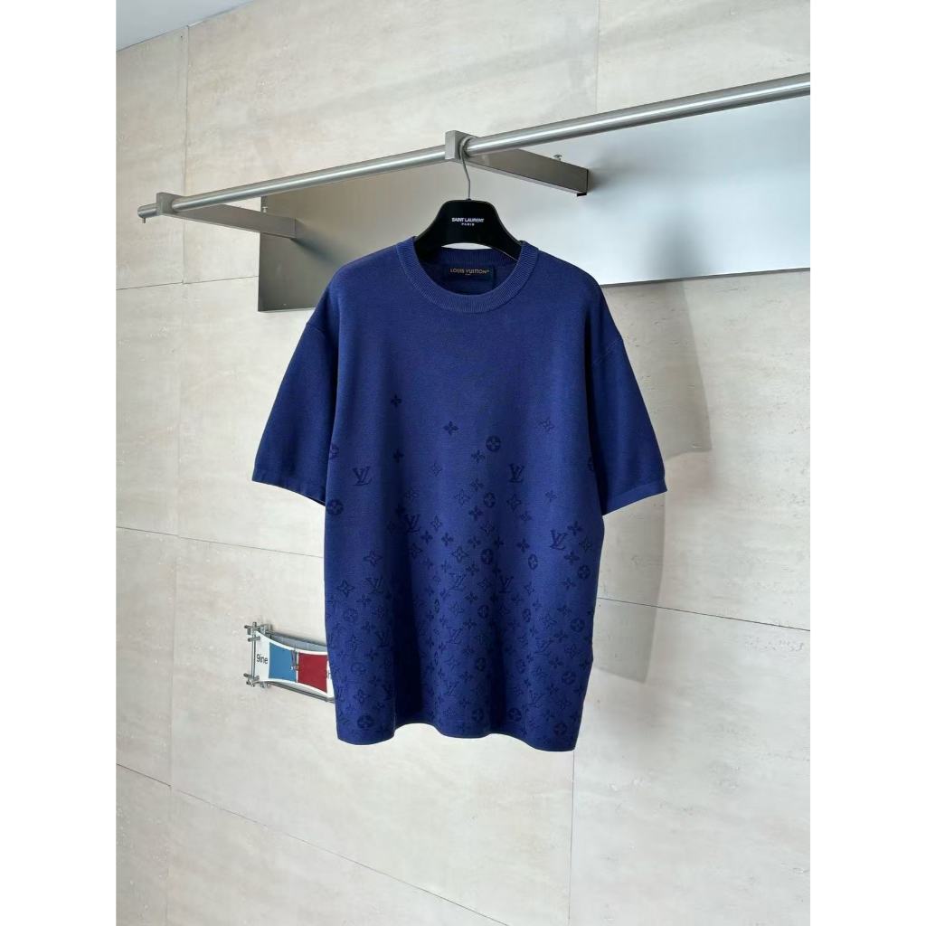 【Red LV】เสื้อยืด 26SS งานพรีเมียม ครบดีเทล ภาพถ่ายจริง ส่ได้ทั้งชายและหญิง