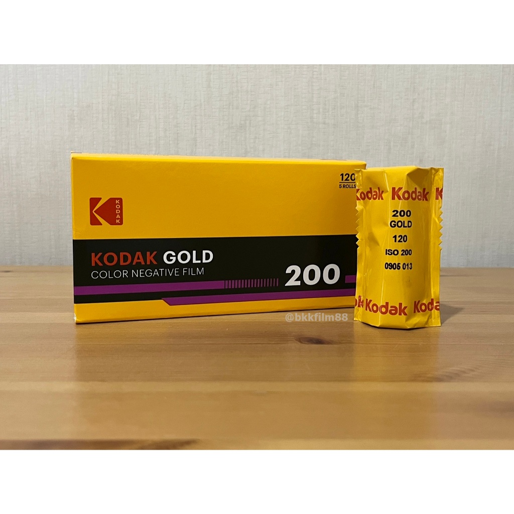 ฟิล์มสี120 1ม้วน  Kodak Gold 200 Medium Format Film Color Negative ฟิล์ม ฟิล์มถ่ายรูป Holga 120