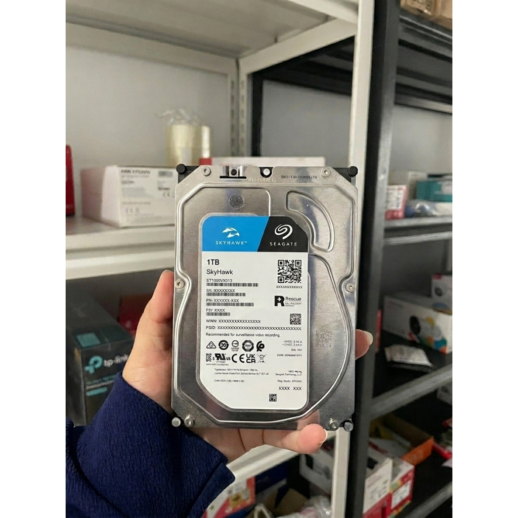 SEAGATE SKYHAWK ฮาร์ดดิสก์ 1 TB รุ่น ST1000VX013 (สำหรับ CCTV) By Vnix Group