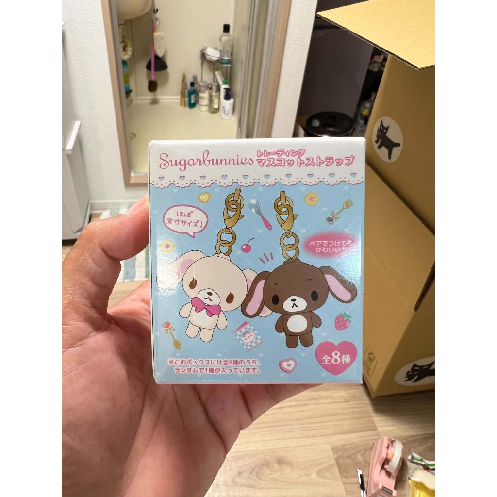 กล่องสุ่ม-พวงกุญแจตุ๊กตา Sugarbunnies รุ่น Trading Mascot Strap จากการคอลแลปส์ร่วมกับแบรนด์ Spinns.