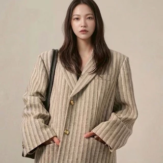 เสื้อสูทเบลเซอร์ตัวยาว ผ้า Melton ทรงโอเวอร์ไซส์ (Oversized) ปล่อยโคร่งสไตล์เกาหลี ลายทางตรง (Grace Blazer)