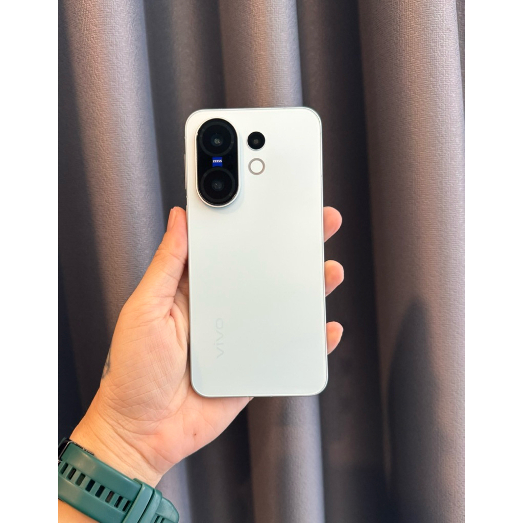 Vivo X200 FE 12/512 เครื่องศูนย์มือสอง สภาพสวย ประกันร้าน30วัน