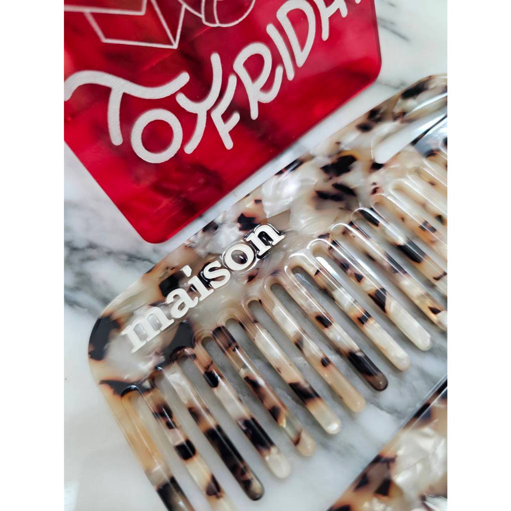 พร้อมส่ง ของแท้ หวี maison KEEPS | Daily maison Logo Comb | หวี maison สีน้ำตาล /toyfriday