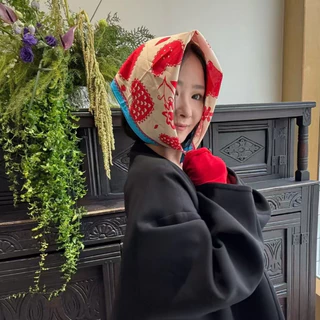 ผ้าเช็ดหน้า Cotton ลายสก็อต Vivienne Westwood ของแท้ สีสวย ใช้ผูกกระเป๋า ผูกผม พร้อมส่งในไทย