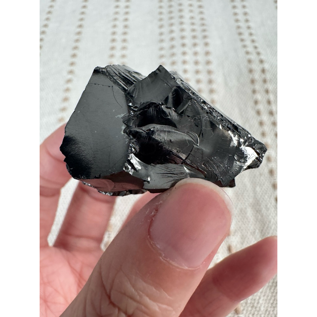 พร้อมส่ง ถ่ายจากสินค้าจริง คริสตัล หินแท้100% shungite ชุงไกต์#22