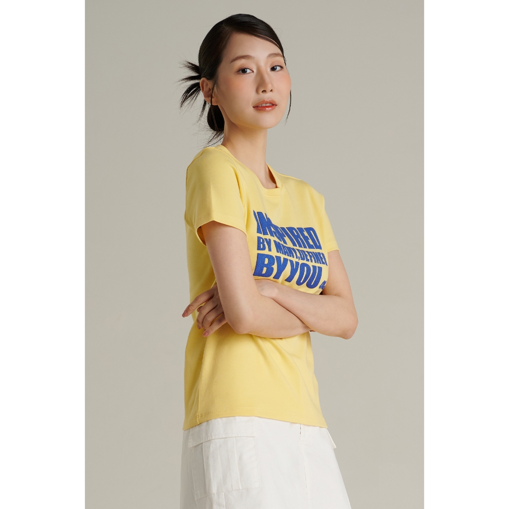 Mc JEANS (แม็คยีนส์) Online Exclusive เสื้อยืดผู้หญิง เสื้อยืดแขนสั้น ทรงสลิม Slim Fit T-Shirt MTTZC