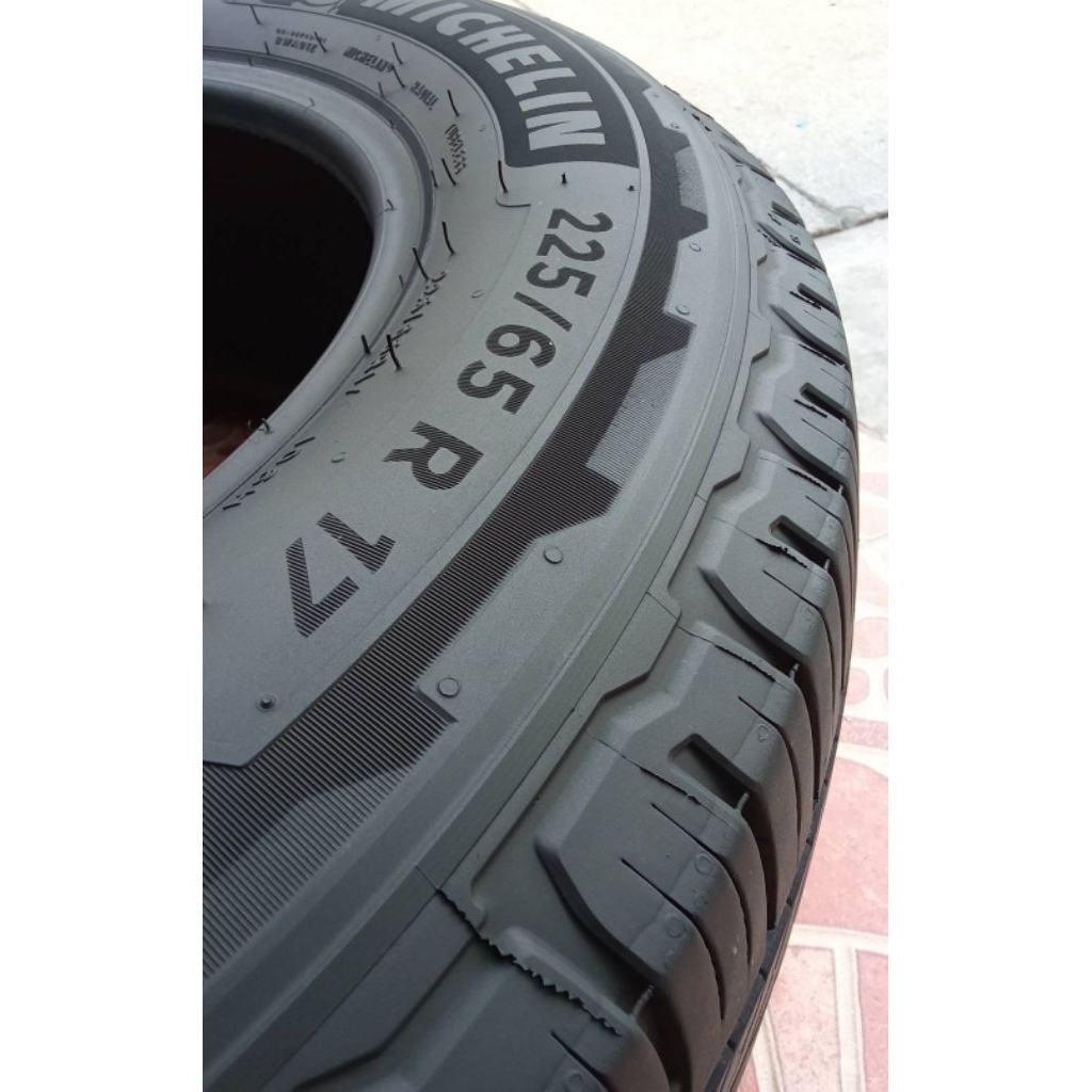 Michelin 225/65R17 ปลายปี24 (ยางมือ2)