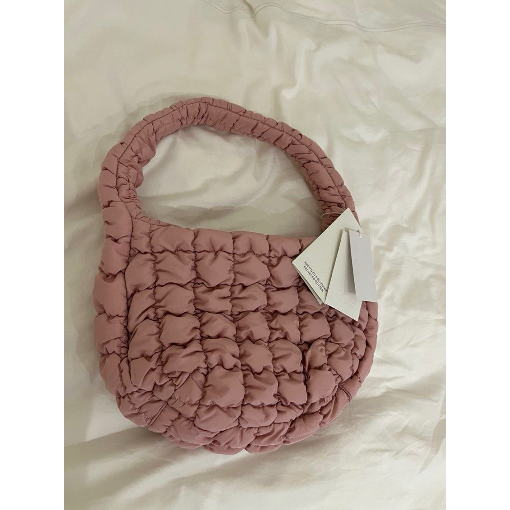 พร้อมส่ง * กระเป๋า Cos Quilted Mini Bag สีดำ Black ของแท้ 100%