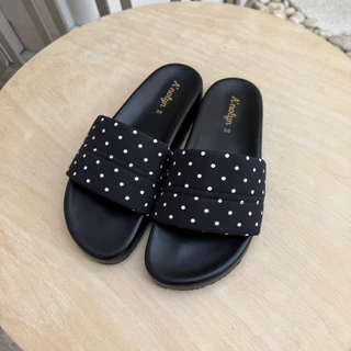 A’nolyn รุ่น POLKA [แนะนำ+เพิ่ม 1 ไซส์]รองเท้าแตะสวมลายจุด Polkadot พื้นหนังนุ่ม สวมใส่สบาย ดีไซน์ทันสมัย สำหรับทุกโอกาส