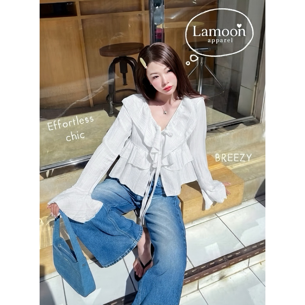 [พร้อมส่ง] Bershaka top เสื้อแต่งระบายเเขนยาวปลายกระดิ่ง ชุดไปคาเฟ่ ชุดไปทะเล by Lamoon apparel