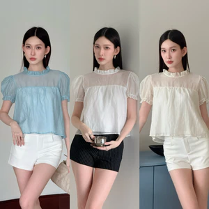 Selene Crop : เสื้อครอปคอระบาย Longsaidoo_