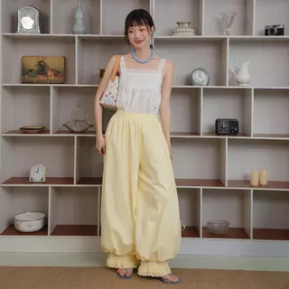 Kimmame - เสื้อ รุ่น Daisy Lace Spaghetti