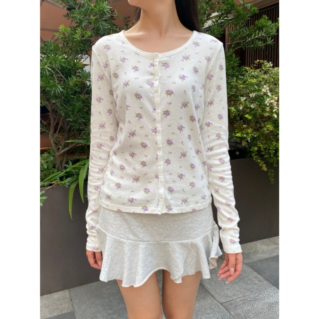 (พร้อมส่ง) Brandy Melville Zelly Floral Top เสื้อแขนยาว ของแท้จากช็อป