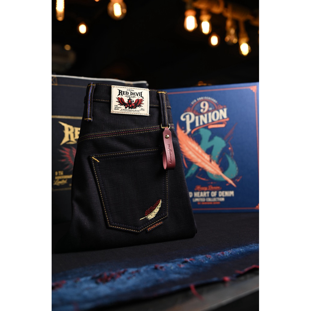 Pinion 26oz ปีศาจหลังแดงเดือด (เฟดฟ้าสายรุ่งเมื่อผ้าเกิดการขาดสกิด)
