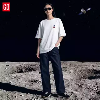 GQ x Peanuts | Snoopy’s going to the moon Oversized เสื้อยืดเย็นลายสนูปปี้ตะลุยดวงจันทร์