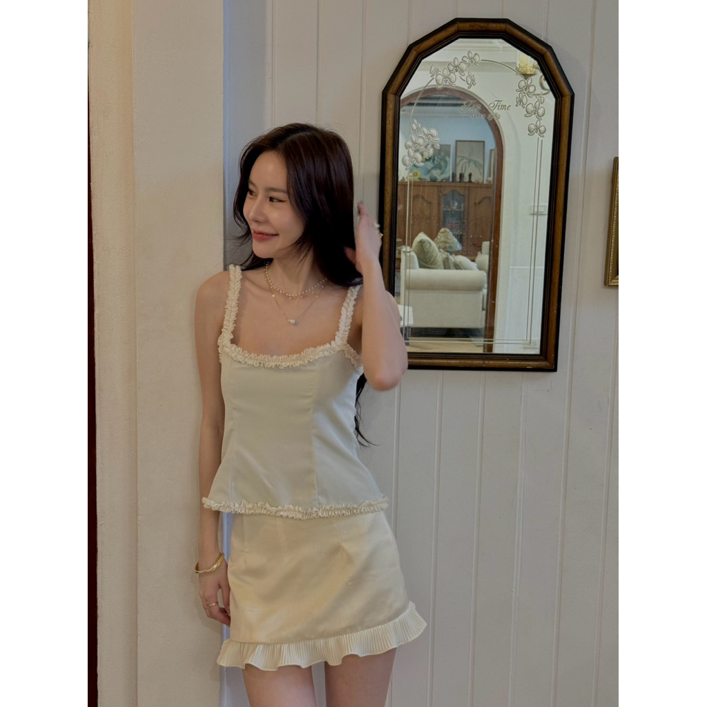 Kelyn Studio - Sunbeam mini skirt  กระโปรงกางเกง ระบายพลีท