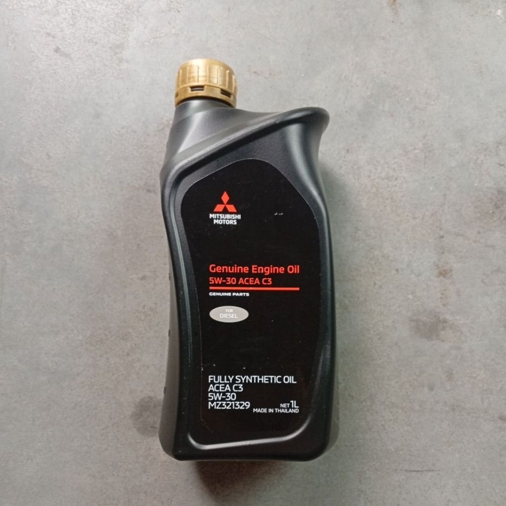 น้ำมันเครื่อง mitsubishi 5w-30 ดีเซลสังเคราะห์แท้ ขนาด 1 ลิตร