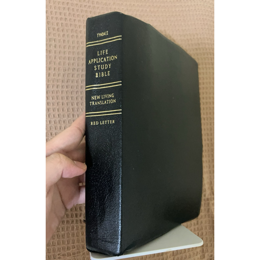 Life Application Study Bible ฉบับแปล New Living Translation (NLT) มือสอง มีหน้าขาด