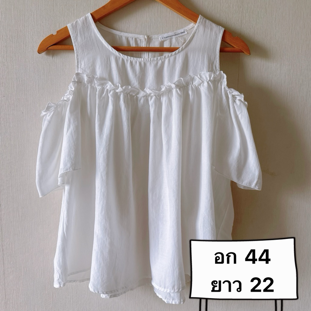 เสื้อเบลาส์ เสื้อเปิดไหล่ แบรนด์ E hyphen world gallery มือสอง (E0005)