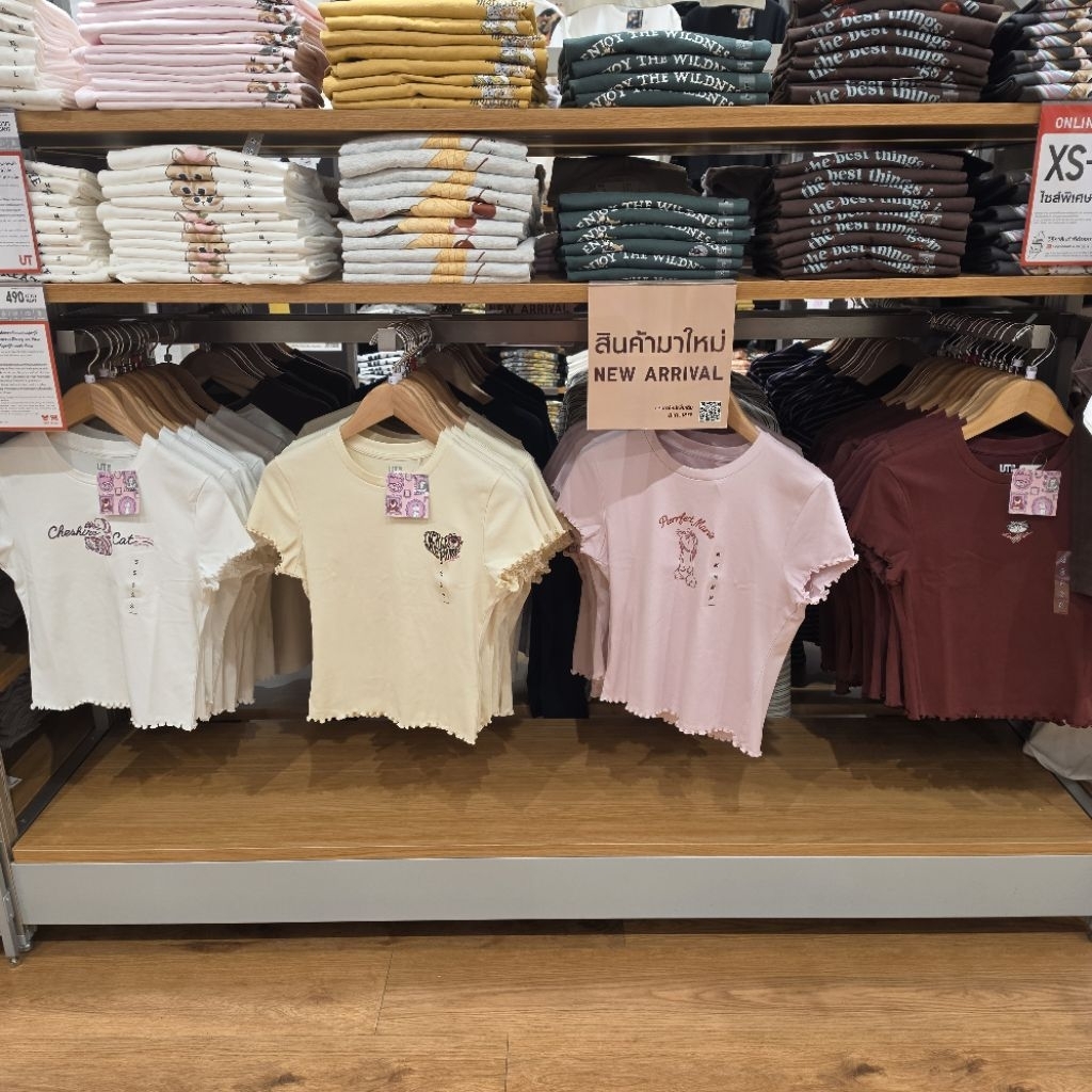 รับหิ้วของแท้ Uniqlo Mickey & Friends เสื้อยืดสาวๆทรงมินิและแขนยาวทรงครอป