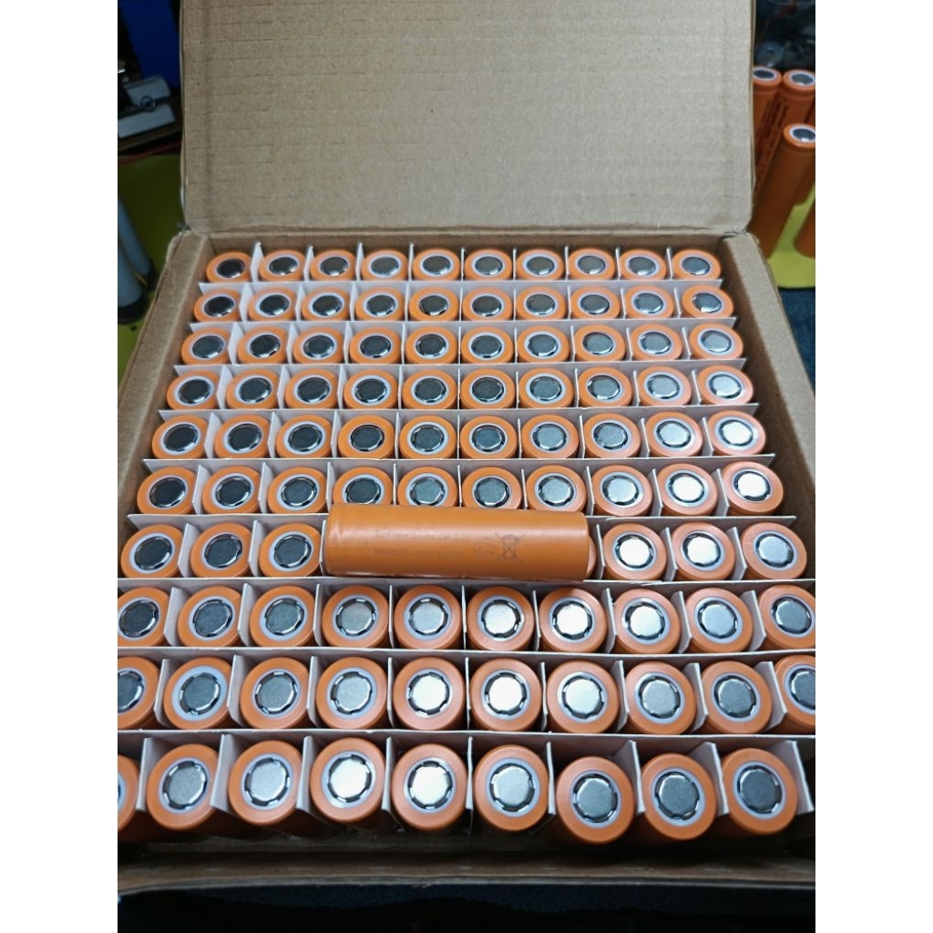 ถ่านชาร์จขนาด 18650 3.7v 2500 mAh 10c SUNPOWER แบตใหม่มือ1(ฉลากและโลก้อาจมีการเปลี่ยนแปลงตามล๊อตที่ผลิต)