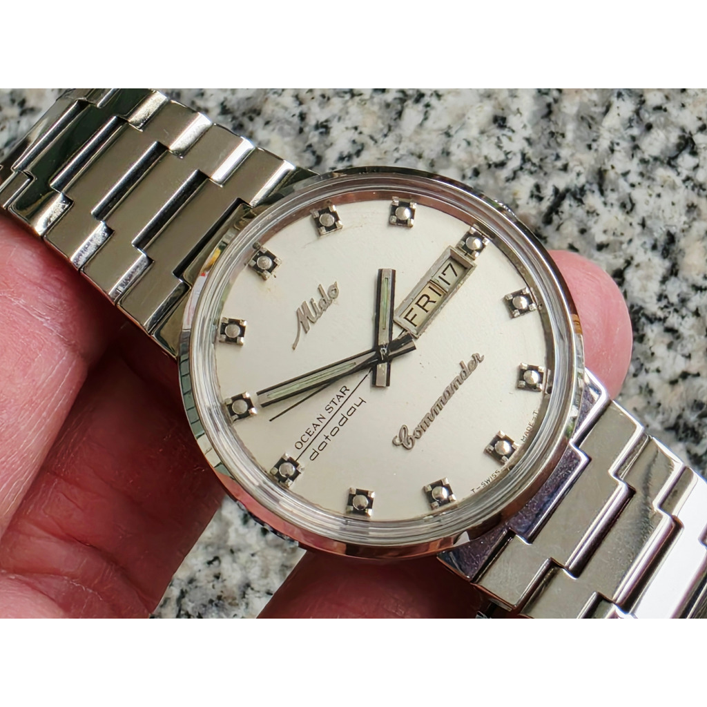 นาฬิกา VINTAGE MIDO COMMANDER 8479 AUTOMATIC DAY DATE DRESS GENTS (มือสอง)