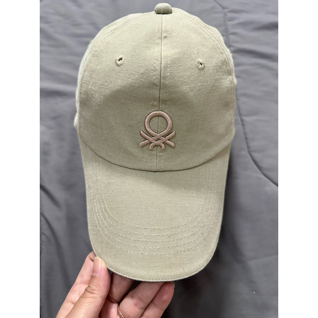 หมวก Cap United Colors of Benetton สีเขียว Sage มือสองของแท้ สไตล์ Y2K