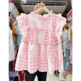 ป้าย Lilly เสื้อผ้าคอจีบต่อชั้นระบายแขน 2 ชั้น ผ้าบับเบิ้ลพิมพ์ลาย อก 41 นิ้ว ยาว 23 นิ้ว