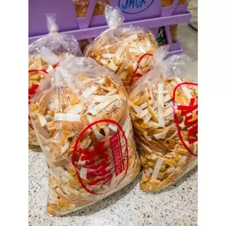 เศษขนมปังสำหรับให้อาหารปลา ขนาดบรรจุ 1 กิโลกรัม พร้อมจัดส่ง สดๆ ใหม่ๆ ทุกวัน