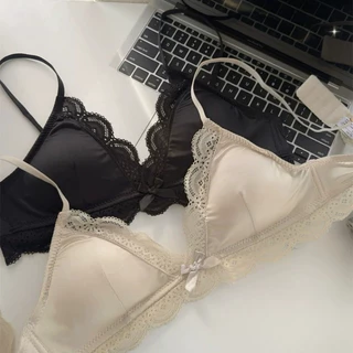 ✨ มาใหม่ พร้อมส่ง🎀Lace🎀บราเสริมทรง ขอบลูกไม้ คัพสามเหลี่ยมนุ่ม กระชับสวย นุ่มสบาย อ่อนโยนต่อผิว สวมใส่สบาย