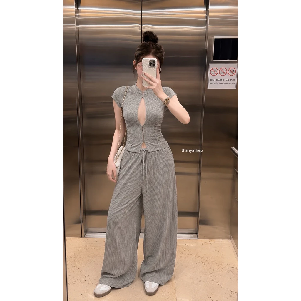 ชุดเซท 2 ชิ้น เสื้อผ้ายืดร่องกระดุมหน้า กางเกงขายาว สีเทา