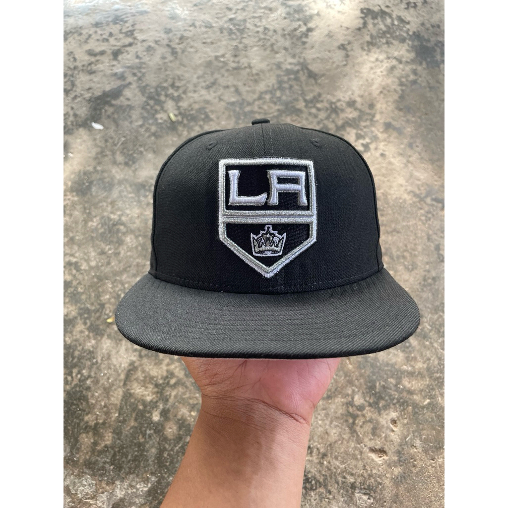 NEW ERA 9FIFTY LOS ANGELES KINGS LA SNAPBACK HAT CAP OFFICIAL  แท้