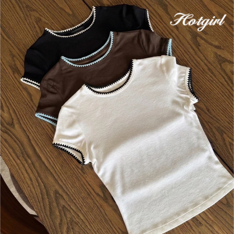 Hotgirl พร้อมส่ง เสื้อยืดแขนสั้นผู้หญิง เสื้อยืดเข้ารูป S-2XL เดินเส้นด้ายตัดคู่สี เนื้อผ้านุ่ม สบายผิว