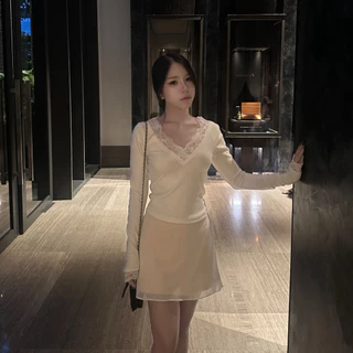 Serlyn | Slyvia Long Sleeve Top เสื้อแขนยาวลูกไม้ผ้านิ่ม