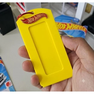 Hot Wheels กรอบพวงกุญแจสำหรับรถสเกล 1:64 แพค Basic วัสดุแข็งแรง ทนทาน สำหรับรถนำโชคหรือคันโปรด