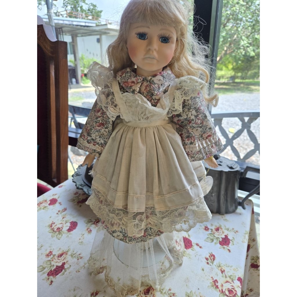 ขายตุ๊กตากระเบื้อง Leonardo Collector's Porcelain Doll พร้อมป้ายแท็กเดิม