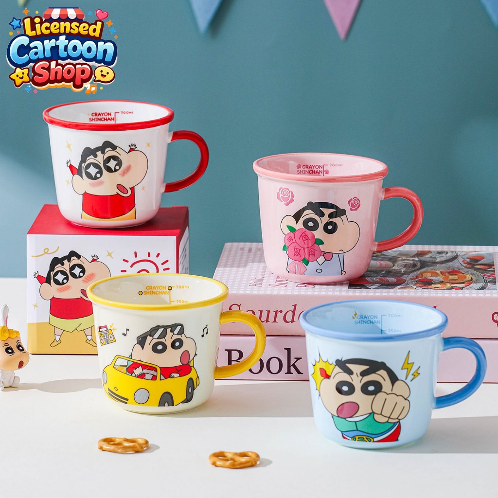 【สินค้าใหม่】Shinchan แก้วมัคเซรามิกลายชินจัง 340ml มีมาตราส่วน เข้าไมโครเวฟได้ แก้วน้ำดื่มประจำวัน ของขวัญการ์ตูน