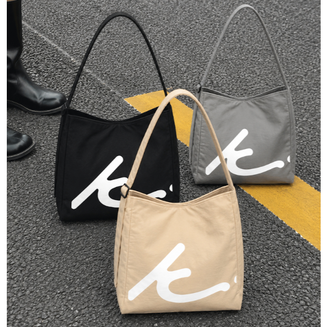 KIM&CO. ORIGINAL – CITY CROSS (KCBT025) กระเป๋าสะพายข้าง Everyday Bag น้ำหนักเบา พร้อม Mini Pouch