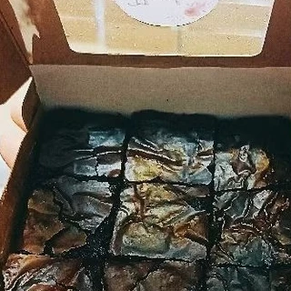 🍫บราวนี่คิวบ์ ดาร์คช็อค ไม่ใส่ผงฟู แป้งน้อย ไม่ใส่สารกันบูด 💥ราคา20กล่อง380.-💥