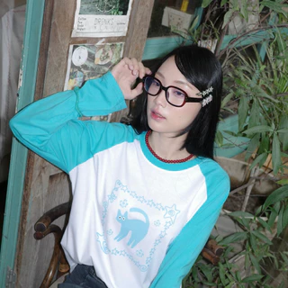 resign studio - เสื้อ Raglan เสื้อขาวแขนเขียว🧤📟