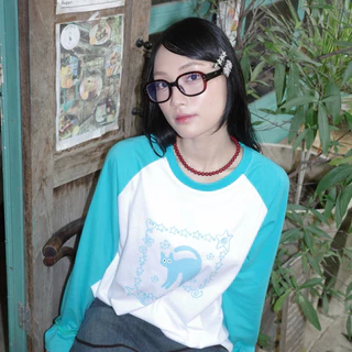 resign studio - เสื้อ Raglan เสื้อขาวแขนเขียว🧤📟
